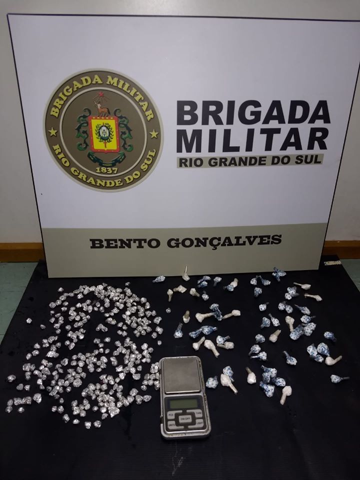 HOMEM É PRESO POR TRÁFICO DE DROGAS EM BENTO GONÇALVES