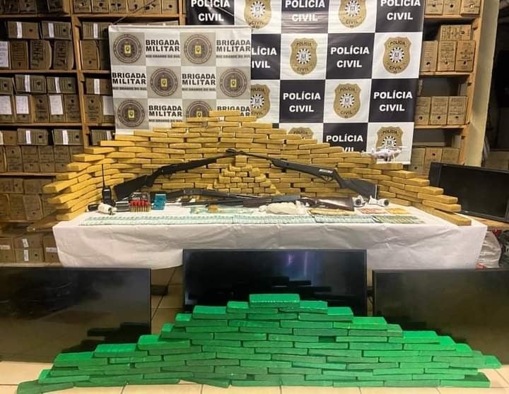TRIO É PRESO COM CERCA DE 200 KG DE MACONHA EM CAXIAS DO SUL