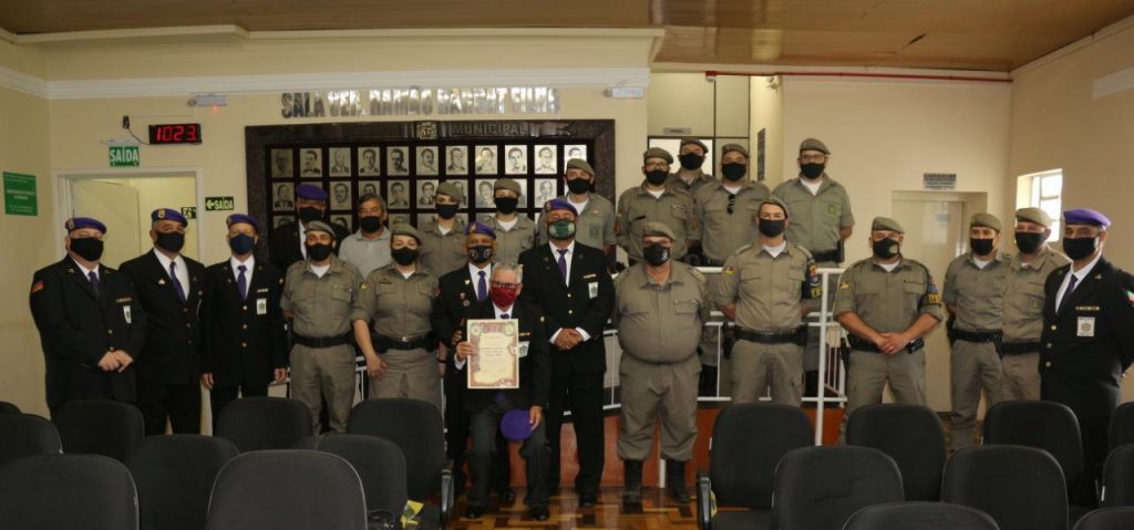 Clemente presta homenagem a Brigada Militar