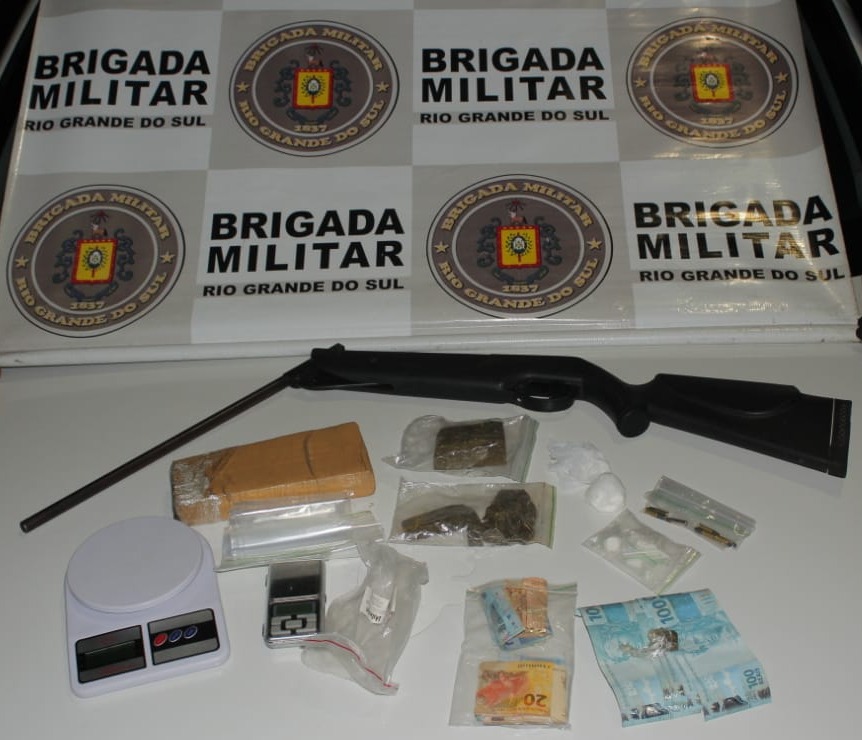 BM PRENDE TRAFICANTE COM DROGA E ARMA EM CANELA