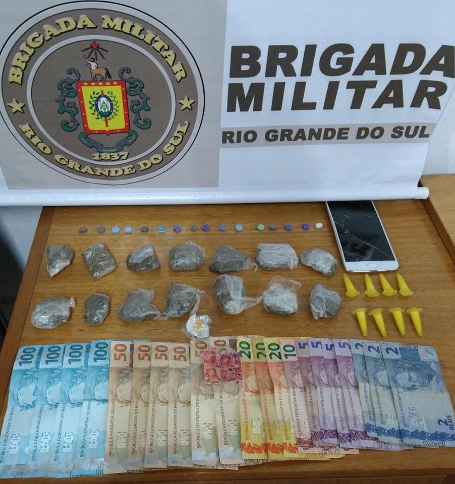 BRIGADA MILITAR PRENDE TRAFICANTE EM GRAMADO COM VÁRIOS TIPOS DE DROGAS