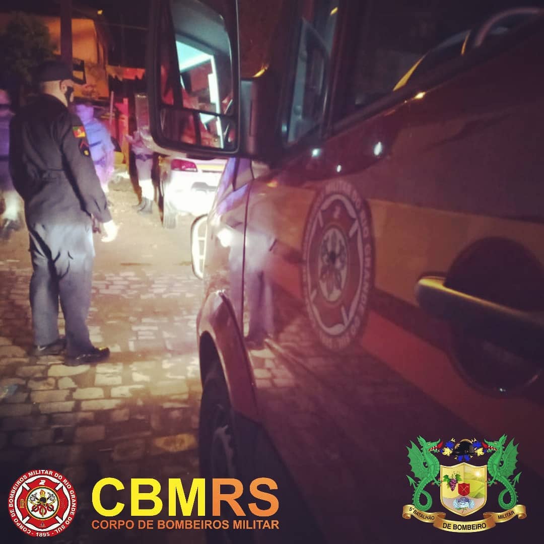 O Corpo de Bombeiros Militar do Rio Grande do Sul - CBMRS - atendeu uma ocorrência solicitando auxilio para vítima de disparo com arma de fogo