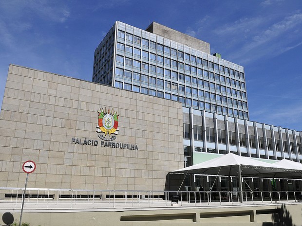 Governo do RS protocola regime de urgência e reabre debate sobre previdência de militares