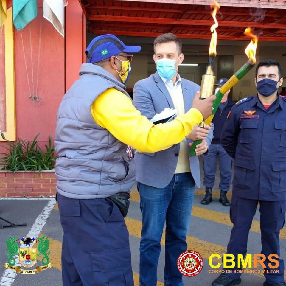 O Corpo de Bombeiros Militar do Rio Grande do Sul – CBMRS -  sediou na manhã desta segunda-feira a solenidade da chegada da Centelha do Fogo Simbólico da Pátria.