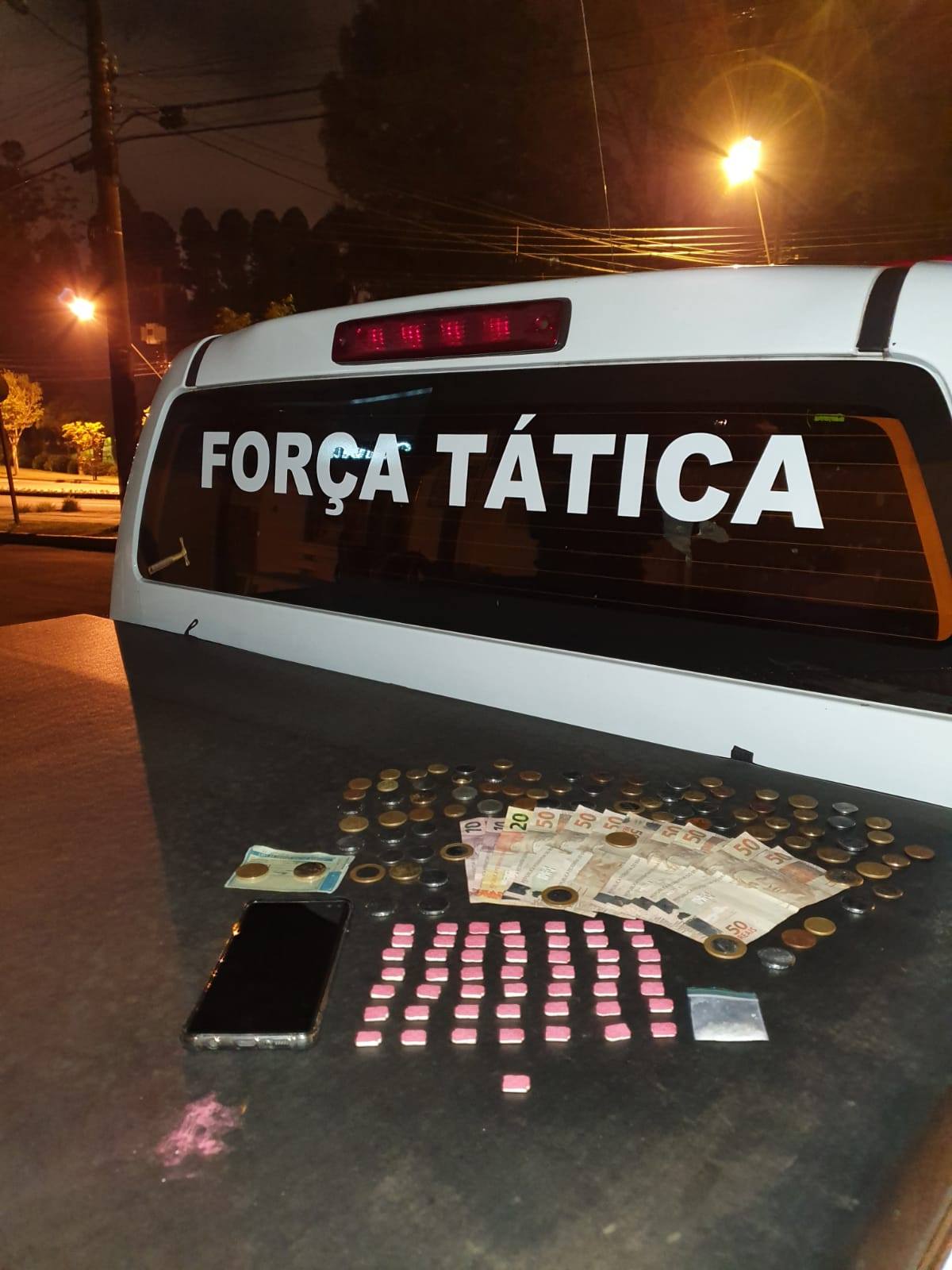BRIGADA MILITAR PRENDE TRAFICANTE COM DROGAS SINTÉTICAS EM GRAMADO