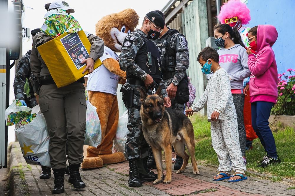 AÇÃO CRIANÇA FELIZ É REALIZADA PELA BM EM CAXIAS DO SUL