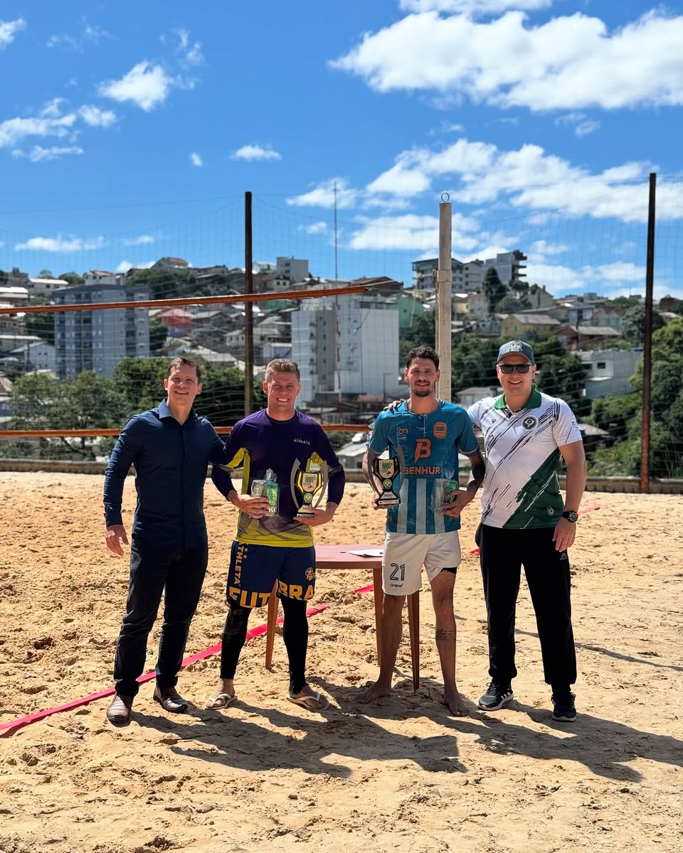 A modalidade iniciante brilhou pela manhã com jogadas empolgantes e um ambiente de camaradagem.
