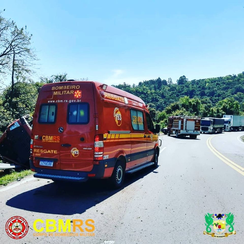 O Corpo de Bombeiros Militar do Rio Grande do Sul - CBMRS -  atendeu uma ocorrência de acidente veicular