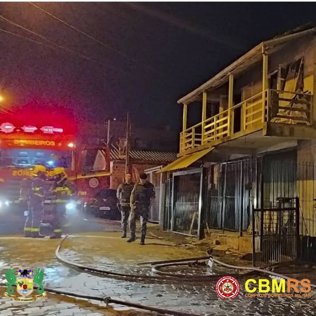 O Corpo de Bombeiros Militar do Rio Grande do Sul - CBMRS - tendeu uma ocorrência de incêndio em residência no bairro Tancredo.