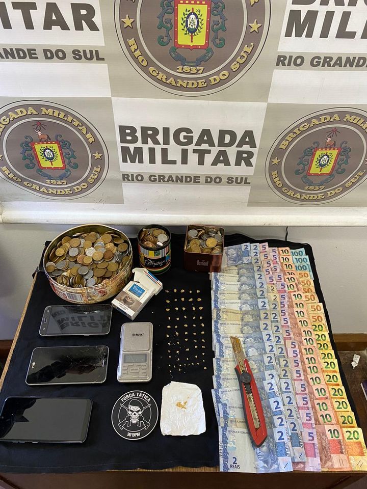 CASAL É PRESO POR TRÁFICO DE DROGAS EM FARROUPILHA