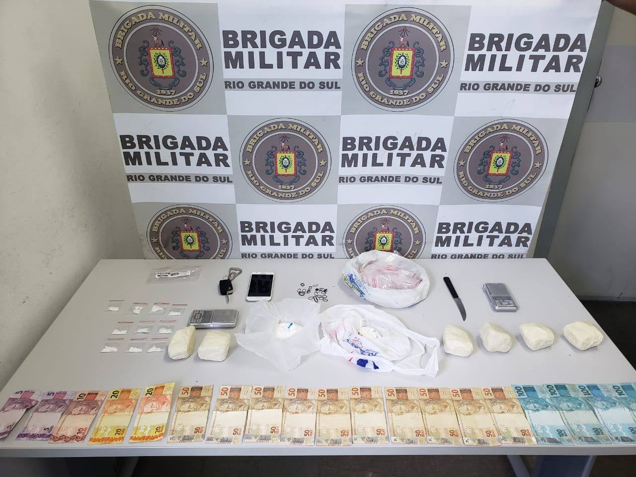 PELA 2ª VEZ NO ANO HOMEM É PRESO PELA BM POR TRÁFICO DE DROGAS EM CAXIAS DO SUL