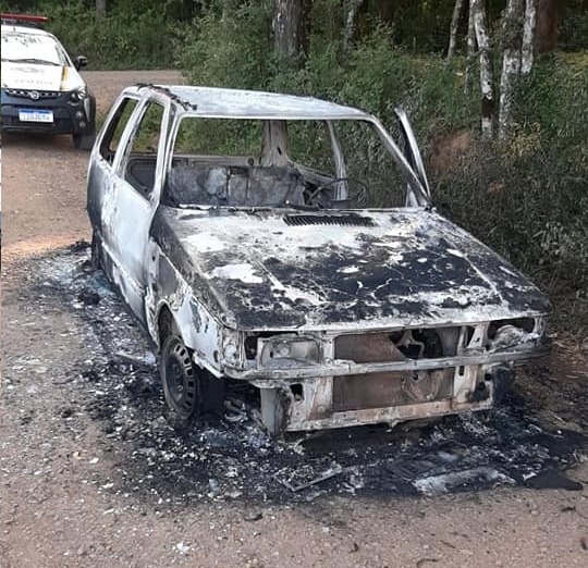 Veículo furtado no centro de Garibaldi pode ser o mesmo encontrado com corpo carbonizado em Carlos Barbosa