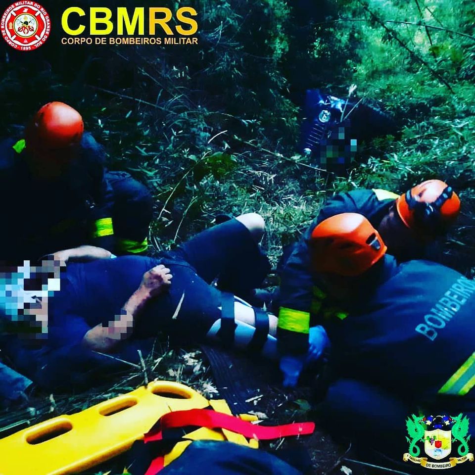 O Corpo de Bombeiros Militar do Rio Grande do Sul – CBMRS – atendeu a uma ocorrência veicular em Vacaria 